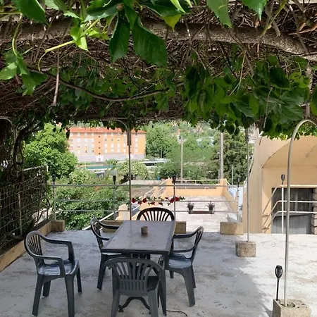 Maison 2 Chambres Grande Terrasse Proche Gare Holiday home