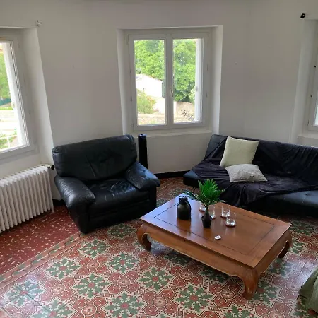 Maison 2 Chambres Grande Terrasse Proche Gare Hébergement de vacances *