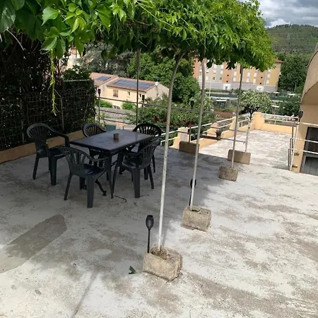 Maison 2 Chambres Grande Terrasse Proche Gare Hébergement de vacances Alès